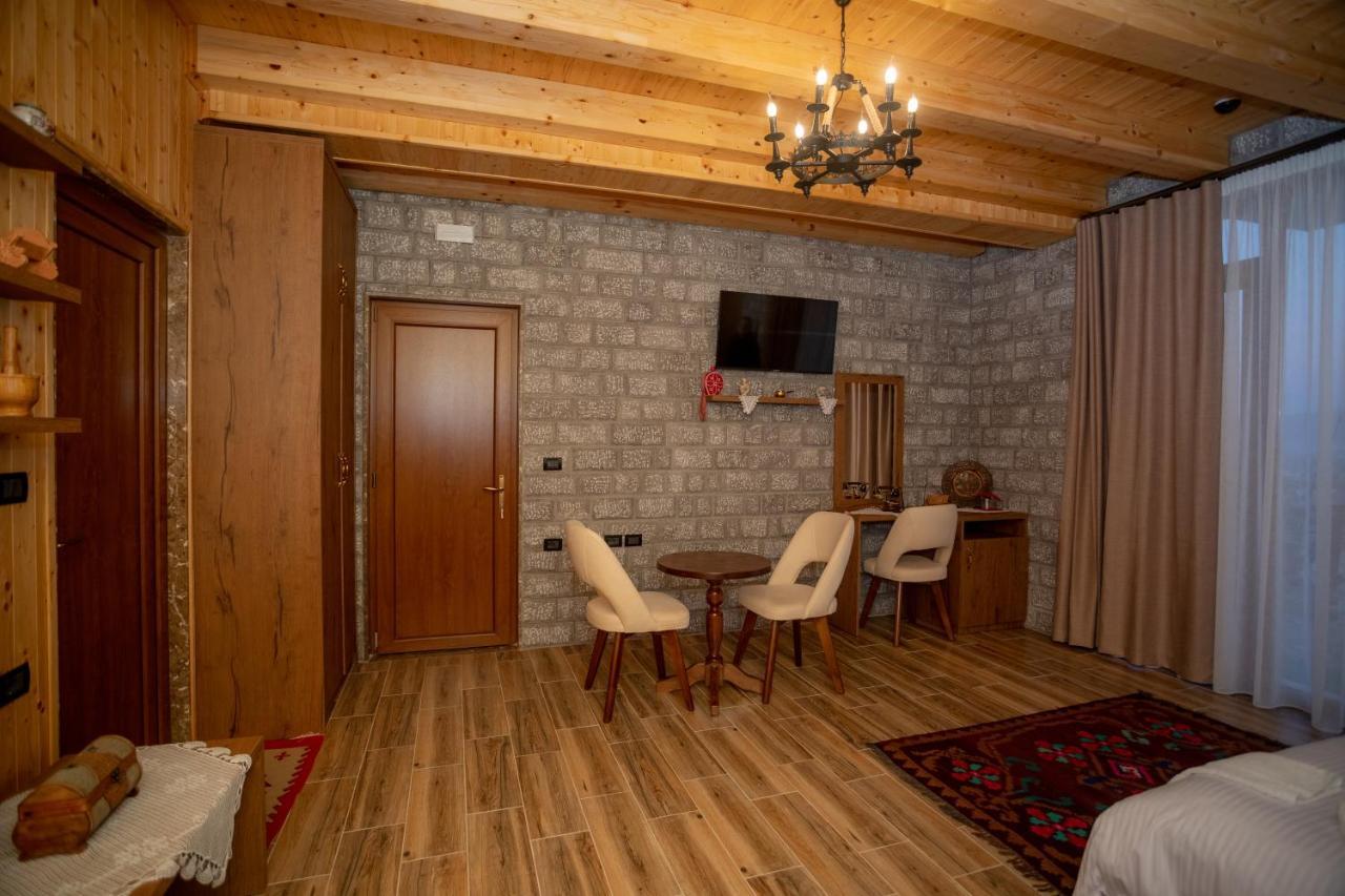 Old House Hotel Canaj Екстериор снимка